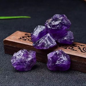 All'ingrosso cristalli grezzi viola scuro naturale di alta qualità spirituale Semi-preziosa pietra ametista ruvida per il giardino fengshui arredamento - Product Image 1