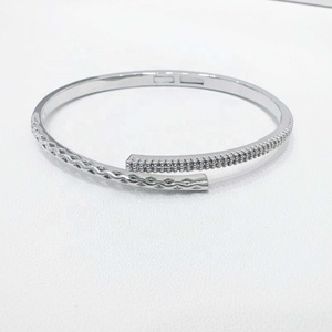 Pulseras de plata de ley 925 con circonitas para parejas, de lujo, a la moda, ajustables, gruesas, tipo brazalete abierto para chicas. - Product Image 3