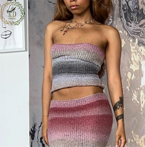 Top Corto a Tubo con Spalle Scoperte, Elastico, a Costine, Sfumato, Traspirante ed Ecologico, Produzione Personalizzata OEM ODM - Product Image 6