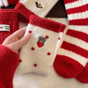 맞춤형 가을 겨울 양말 여성 퍼지 귀여운 탄성 부드러운 나일론 중간 송아지 레드 화이트 두꺼운 따뜻한 수면 밍크 양털 양말 - Product Image 5