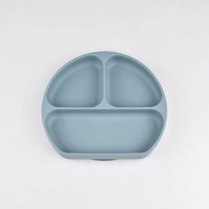 Assiette divisée en silicone antidérapante durable pour l'alimentation des bébés, plat pour enfants avec trois compartiments, matériau flexible de qualité alimentaire - Product Image 3