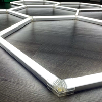 Lumière LED hexagonale en nid d'abeille 672W 14 LED 6500K pour atelier, garage, auto-esthétique et detailing automobile