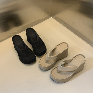 Foreign Trade Cross-border Platform Thick-soled Flip-flops Women's Summer New Outfit Clip-on Wedge Heel Sandals - Product Image 4