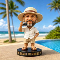 Figurine bobblehead de surfiste tropical en polyrésine faite à la main, personnalisée, avec chapeau de paille, mini planche de surf et tongs