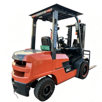 Chariot élévateur diesel japonais d'occasion modèle 8F de 3 tonnes, mât à trois sections de 4,5 mètres, déplaceur latéral hydraulique, pneus pleins, positionnement précis