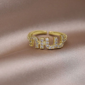 Bague élégante géométrique avec lettre <span class=keywords><strong>MIU</strong></span>, plaquée or, incrustée de zircon, ajustable, ouverte, pour femme, bijoux de mode, vente en gros - Product Image 4