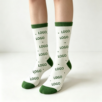 Chaussettes de sport athlétiques unisexes en jacquard entièrement couvrantes avec logo personnalisé OEM, chaussettes de course en coton de créateur, chaussettes de compression pour le sport
