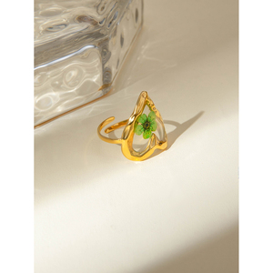 Joyería delicada a prueba de agua, anillo de flor de ciruela eterna de colores reales en forma de corazón de acero inoxidable chapado en oro de 18 quilates para niñas - Product Image 3
