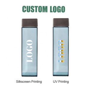 Bouteilles d'eau en plastique personnalisées avec logo, 480 ml, forme carrée, avec couvercles imitation bois, écologiques et sans BPA, pour cadeaux promotionnels - Product Image 2