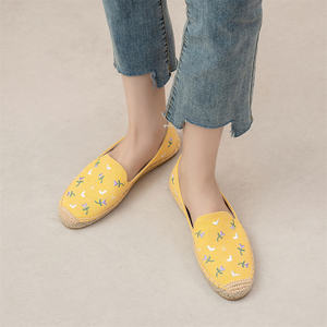 Zapatos de lona amarillos para mujer con bordado de flores, mocasines tejidos de yute, alpargatas planas informales transpirables para verano - Product Image 2