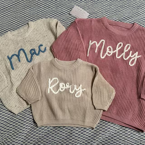 Pull personnalisé brodé à la main avec prénom pour bébé, cadeau d'anniversaire pour bébé, fille et garçon - Product Image 2
