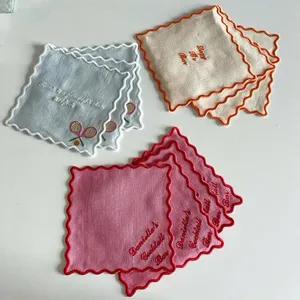 طقم قواعد أكواب ومناديل من الكتان 100%، مربعة 6*6 بوصة، بنقوش نصية مطرزة وحواف صدفية، فريدة بطابع الحانة للمائدة والمنزل والطائرة - Product Image 5