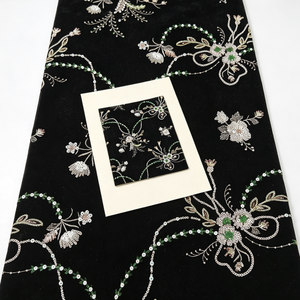Tissu en <span class=keywords><strong>velours</strong></span> <span class=keywords><strong>noir</strong></span> A920 avec broderie florale perlée or et argent, matière de <span class=keywords><strong>velours</strong></span> pour robe de soirée de luxe richement perlée - Product Image 3