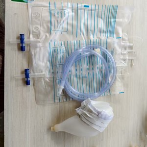 ถุงเก็บปัสสาวะซิลิโคนที่ได้รับ<span class=keywords><strong>การ</strong></span>รับรองจาก BSMI สำหรับผู้ชาย ผู้สูงอายุ ผู้ป่วยติด<span class=keywords><strong>เตียง</strong></span> ป้องกันการรั่วซึม สำหรับผู้มีภาวะกลั้นปัสสาวะไม่อยู่ พร้อมสายสวน - Product Image 6
