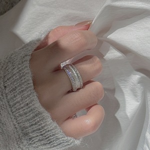 Anillo de Plata de Ley S925 con Acabado Cepillado, Microincrustaciones de Circonita Vintage, Estilo Eternidad Simple y Elegante, Diseño Curvo de Moda - Product Image 2