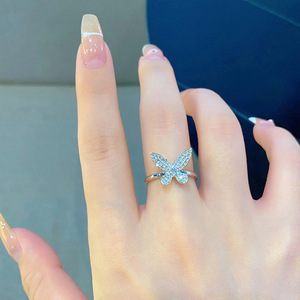 Anello con Design a Farfalla e Marquise, Stile Elegante per Donne - Product Image 3