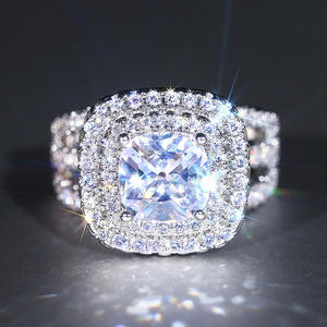 Anillo de Compromiso de Diamantes de Lujo para Mujer con Diamantes Cultivados en Laboratorio de Corte Brillante Redondo, Color G, Diseño Halo T0137 - Product Image 5