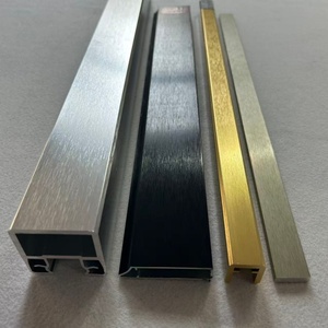 Un océan de profils en aluminium décoratifs de haute qualité, magnifiques et très appréciés - Product Image 1