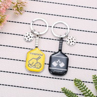 Porte-clés mini tendance en métal imitation balle de pickleball, ornement de mode pour les passionnés de sport et les enfants – Vente en gros usine