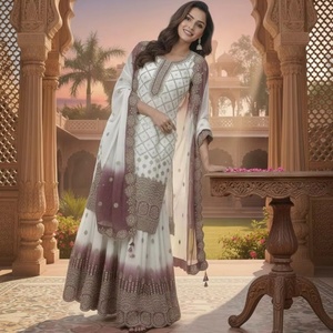 Conjunto de Fiesta Tradicional de Diseñador: Top de Georgette Estrellado de Doble Tono con Acolchado Pesado y Pantalón Palazzo con Dupatta, de Secado Rápido, Precio al por Mayor - Product Image 1