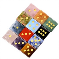 Jeu de dés polyédriques D6 en cristal naturel, pierres précieuses mélangées, écologiques, durables, avec points dorés, pierres de guérison, pour jeux de société et RPG, cadeau