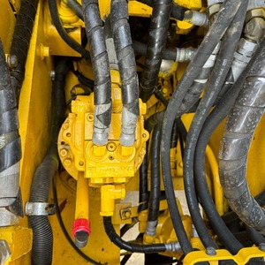 Excavadora Komatsu de segunda mano, modelo 2021/2022, 13 toneladas, peso operativo, motor y componentes de engranajes de alta calidad a la venta - Product Image 3