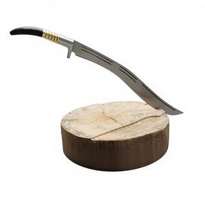 Épée et fourreau en métal avec travail métallique et prise en main parfaite - Product Image 1