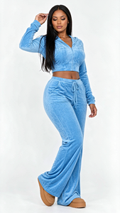 Ensemble de survêtement décontracté pour femme en velours, deux pièces : sweat à capuche court zippé et pantalon évasé taille haute à cordon de serrage - Product Image 4