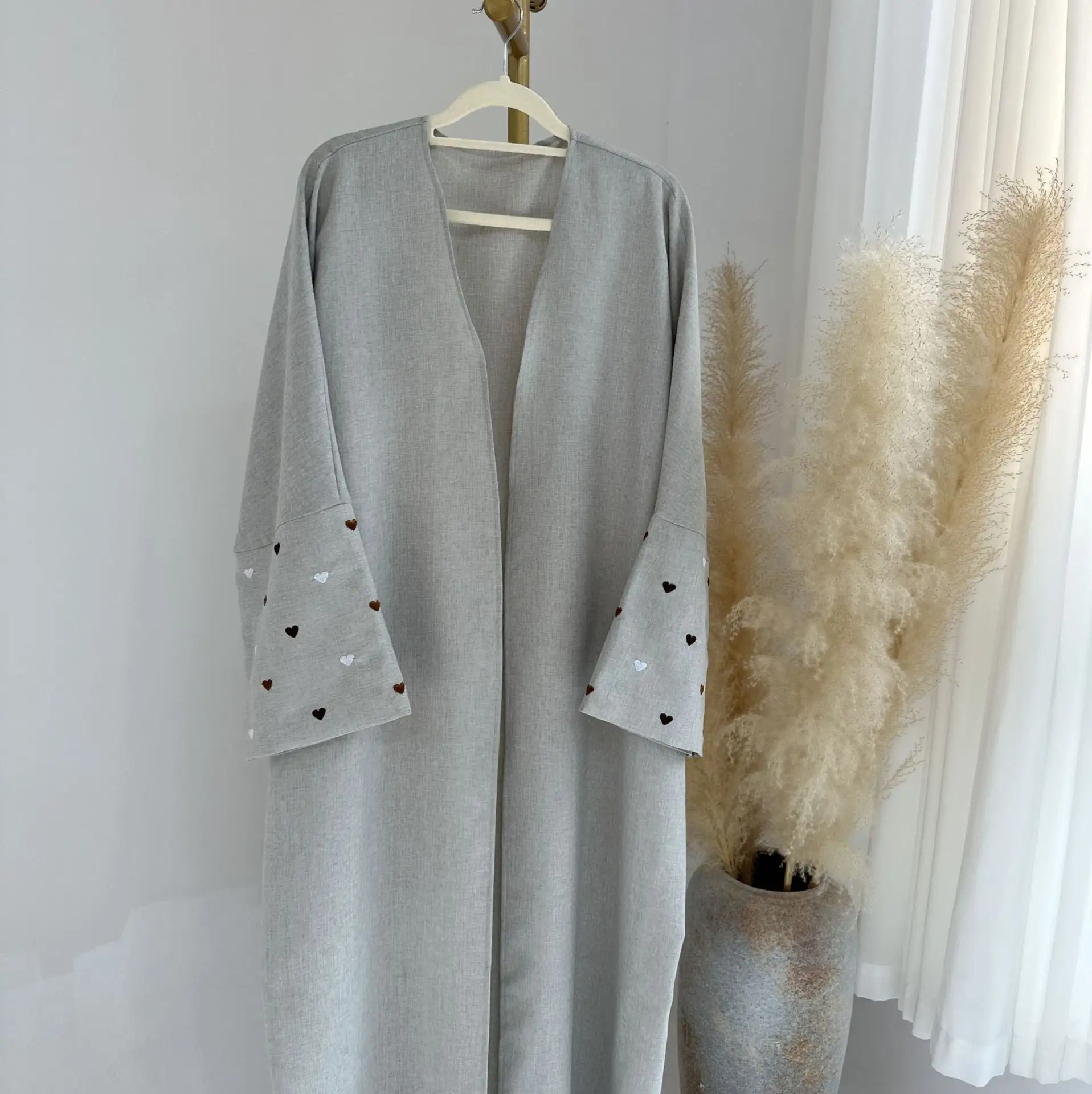 2024 vêtements modestes dubaï Abaya luxe mignon coeur broderie lin Kimono robe avec manches ouvertes pour les femmes musulmanes Eid