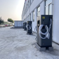 Nouveau chargeur public pour véhicules électriques THUNDER 120 240 kW AC/DC intégré avec double connecteur DC, protection IP55, charge rapide