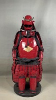Otantik Parlak Kırmızı Samuray Yoroi Zırhı Tam Takım Ay Süsü Kabuto Kaskı Menpo Maskesi Siyah Bağcıklı