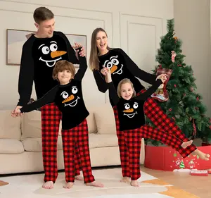 Aile eşleştirme Conjuntos De Pijama moda kış baskılı toptan pamuk eşleşen noel Pj kıyafeti Pijama toptan setleri
