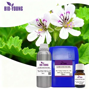 100% <span class=keywords><strong>huile</strong></span> <span class=keywords><strong>essentielle</strong></span> de <span class=keywords><strong>géranium</strong></span> pur pour les soins de la peau Massage aromathérapie anti-moustiques parfum de saveur en vrac - Product Image 2
