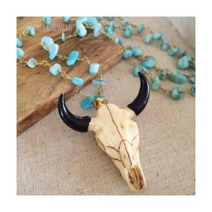 Collar NM11159 con Calavera de Ganado, Cuentas de Turquesa, Collar de Rosario, Collar con Cabeza de Toro, Calavera de Búfalo, Collar con Cuernos Largos - Product Image 1