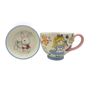 Mug en céramique moderne de 15 oz, peint à la main, sur le thème de L'histoire de Alice au pays des merveilles, en stock, idéal comme cadeau de grande valeur pour les filles - Product Image 3