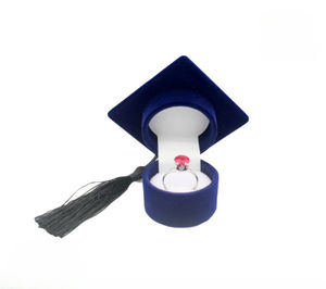 Scatola <span class=keywords><strong>per</strong></span> Anelli a Forma di Cappello da Dottore 2024, Carina, in Velluto, <span class=keywords><strong>Regalo</strong></span> di Laurea, Contenitore <span class=keywords><strong>per</strong></span> Proposta di Matrimonio, Cerimonia di Fidanzamento - Product Image 3