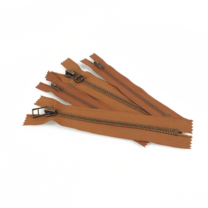 Accessoires de fermeture éclair de haute qualité, fermeture éclair métallique à glissière ouverte de <span class=keywords><strong>60</strong></span> <span class=keywords><strong>cm</strong></span> avec verrouillage automatique pour vêtements - Product Image 4