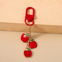Porte-clés créatif en métal en forme de fruits, mignon pomme et raisin, mini pendentif tendance pour sac à dos, cadeau personnalisé et stylé