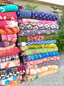 Couette traditionnelle indienne en coton Kantha 60x90, couvre-lit patchwork fait main, couverture bohème réversible, literie cousue à la main - Product Image 2