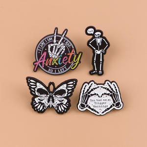 Vente flash Halloween : épingles en métal émaillé doux à thème de dessin animé, badge décoratif pour vêtements et sacs, série Terror, épingles à revers en émail dur pour vêtements - Product Image 2