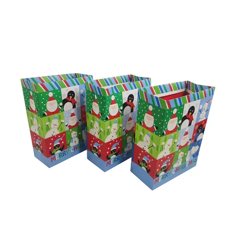 Sacos de papel para compras e decorações festivas de Natal com desenho de urso