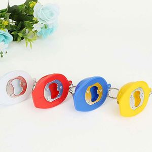 Nhà máy Nhựa <span class=keywords><strong>LED</strong></span> Mũ bảo hiểm Keychain Mini Mở chai với <span class=keywords><strong>LED</strong></span> Mũ bảo hiểm an toàn Mũ bảo hiểm móc khóa với mở chai - Product Image 3