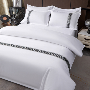 Set Biancheria da Letto Quattro Pezzi <span class=keywords><strong>per</strong></span> Hotel all'Ingrosso Nuovo Copripiumino Bianco in Piuma Lenzuola e <span class=keywords><strong>Federe</strong></span> in Tessuto <span class=keywords><strong>per</strong></span> B&B - Product Image 3