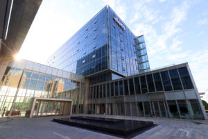 晶科太阳能晶体太阳能电池板590w 600w 620w 625w 650w 700w 720w DDP现货价格洛杉矶无进口费用 - Product Image 6