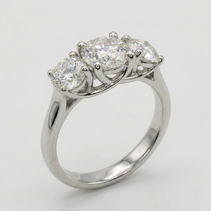 Anillo de Platino con Diamantes para Mujer, Joyería Fina con Estilo Atemporal, Perfecto para Compromiso, Boda, Fiesta y Regalo de Aniversario - Product Image 2