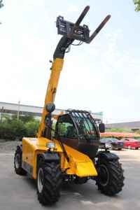 شحن سريع 3 طن 4 طن 5 طن Telehandler بأربع عجلات بالسيارة - Product Image 3