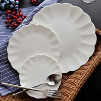 Plat de service plat en porcelaine fine, fait main, sous-glaçuré, style nordique, en forme de pétale, blanc pur, pour usage domestique
