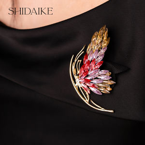 Broche de Mariposa de Cristal Austriaco y Circonita, Diseño Personalizado de Lujo, Aleación, para Boda/Fiesta/Regalo, Broches para Compromiso, Chapado - Product Image 4