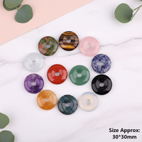 Vente en gros de pendentifs en cristal de jade de haute qualité de 1,18 pouce, en forme de beigne, en améthyste, en quartz, bouton de paix, collier, bracelet, fabrication de bijoux