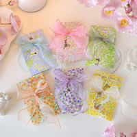 Cartes de remerciement élégantes avec nœud décoratif, motifs floraux et papillons découpés, cartes en papier pour cadeaux d'invités de mariage
